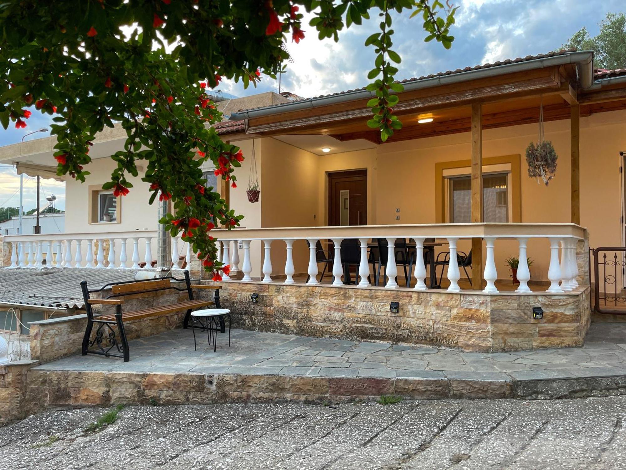 Aristides Guesthouse Krinídhes Exteriör bild