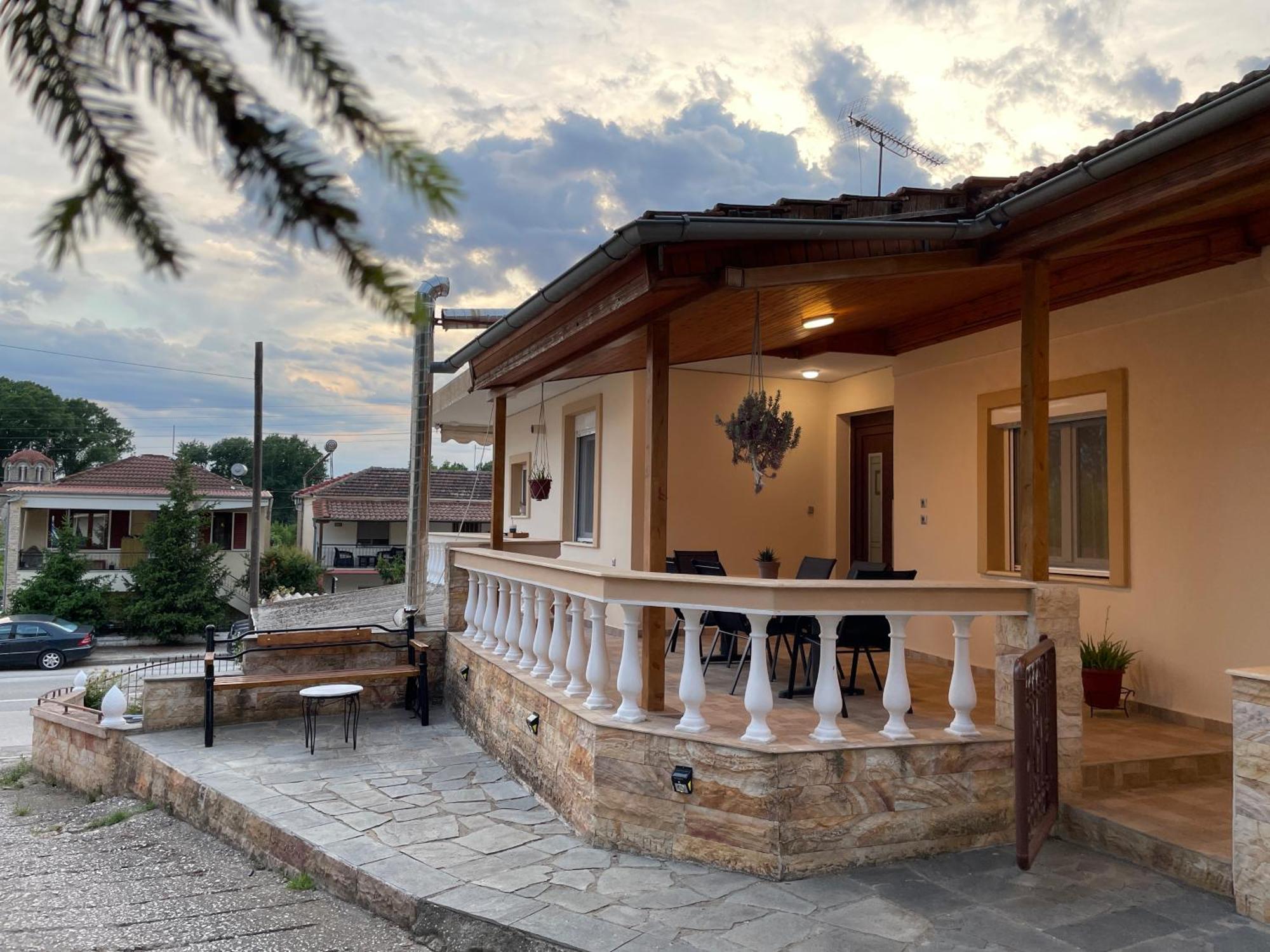 Aristides Guesthouse Krinídhes Exteriör bild